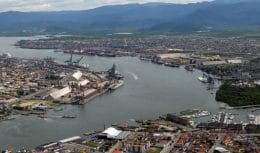 A administração do Porto de Santos está ameaçando encerrar o contrato com a DTA Engenharia caso a empresa não cumpra o processo das obras de dragagem como previsto no acordo