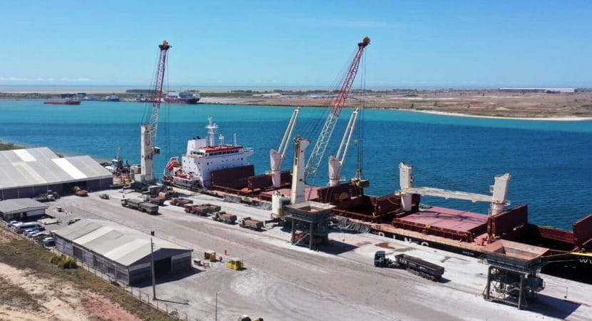 O Porto do Açu pretende expandir ainda mais os seus negócios no ramo da movimentação de carga e anunciou um novo pátio para o armazenamento de cargas que será exclusivo para a importação de granéis sólidos